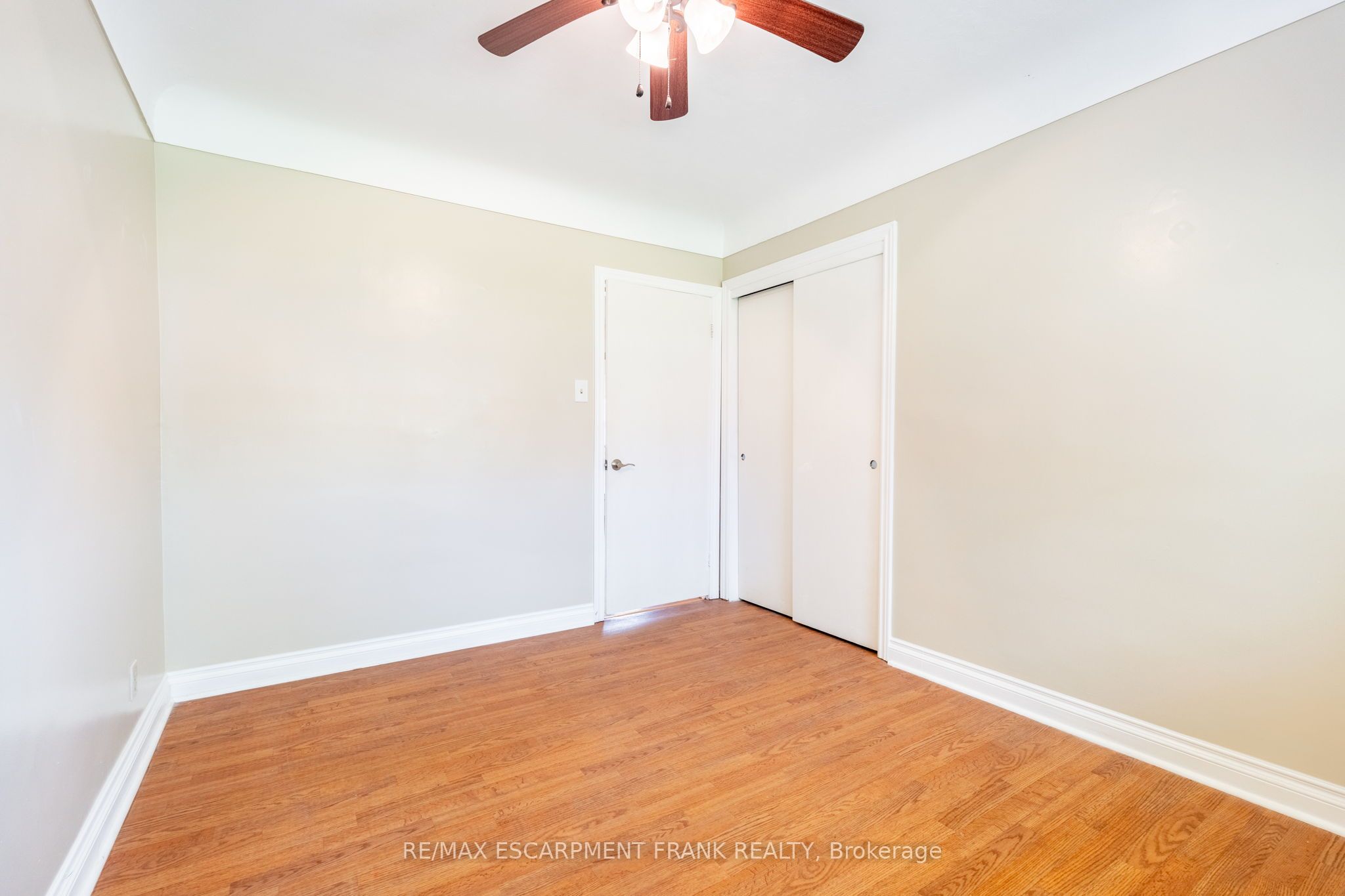 699 RYMAL Road W, Hamilton Gurnett