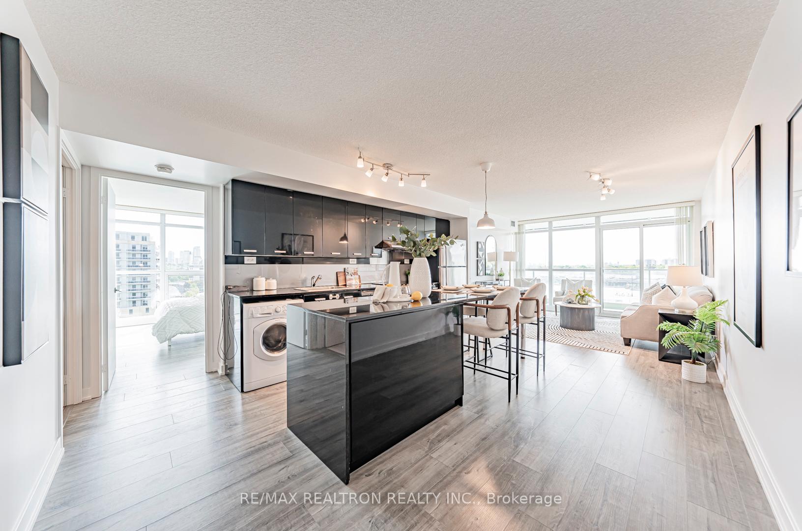 3 Bedrooms Condo at 29 Singer, Toronto For sale