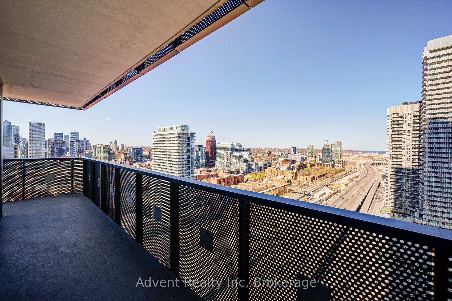 2 Bedrooms Condo at 55 Cooper,  Toronto For sale