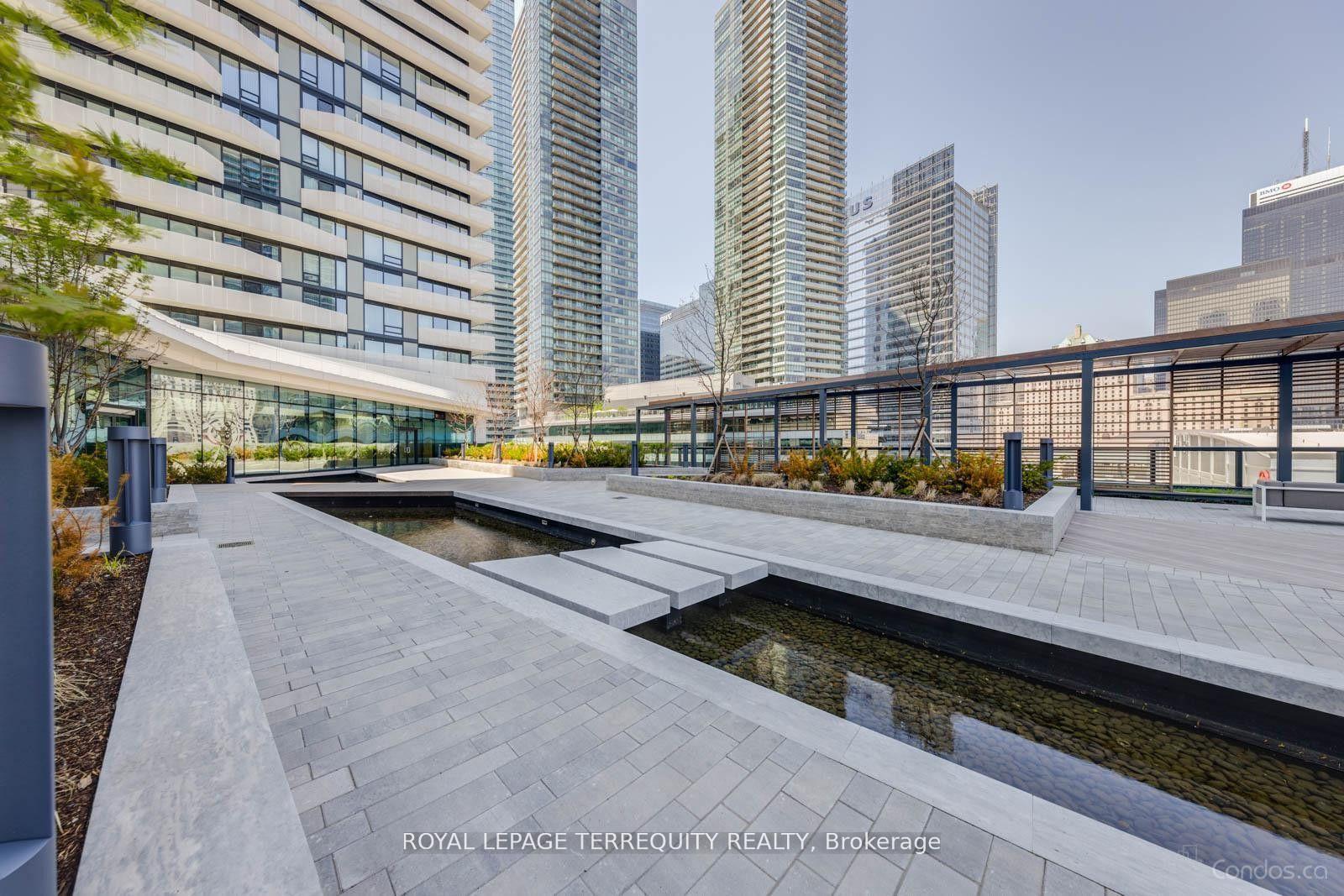 1 Bedroom Condo at 88 Harbour, Toronto For sale