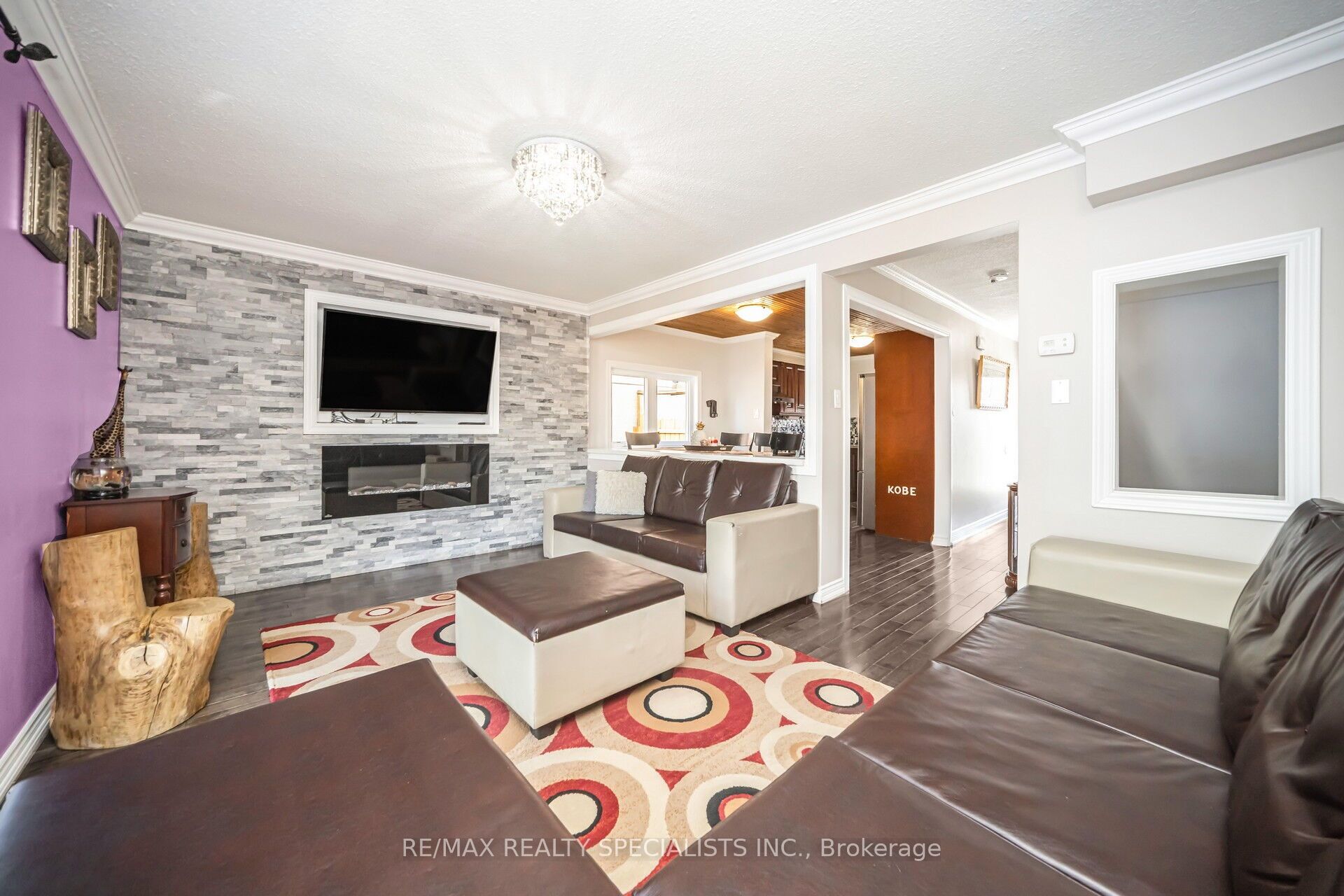18 Hardcastle Court, Brampton, ON L6S 2B3