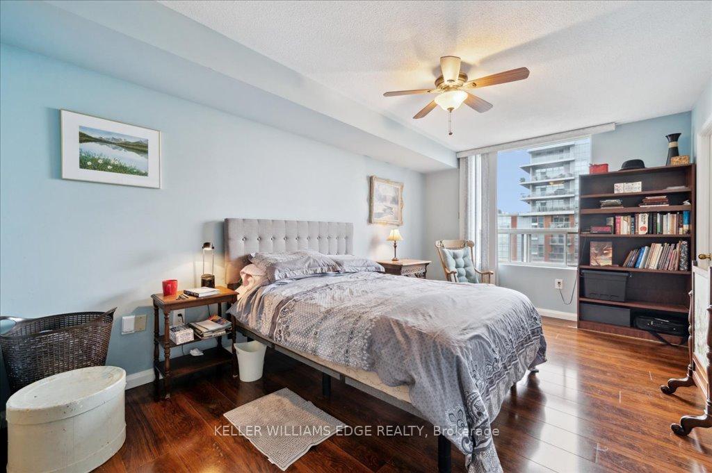 2 Bedrooms Condo at 1270 Maple Crossing, Burlington For sale