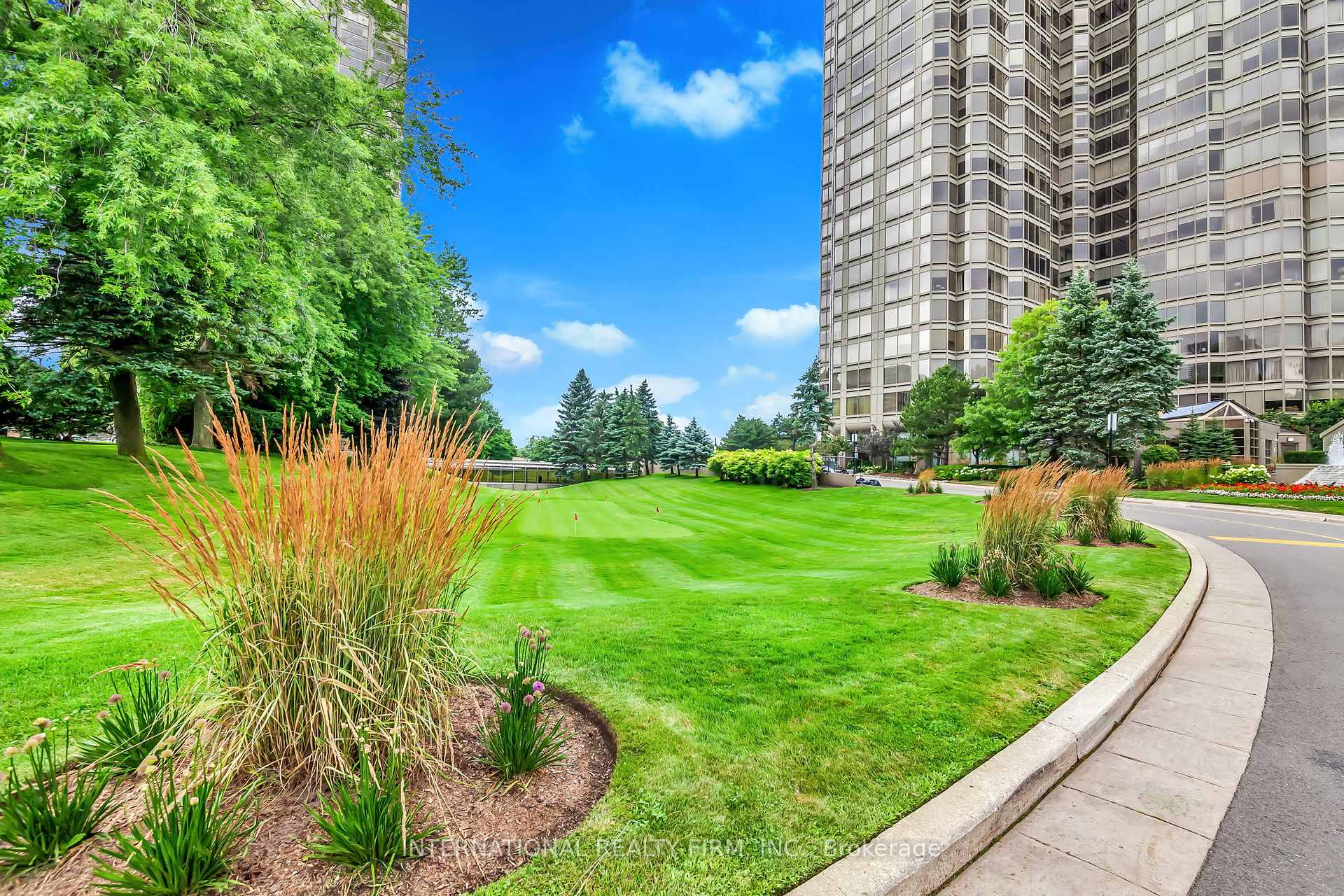 1 Bedroom Condo at 1 Palace Pier, Toronto For sale
