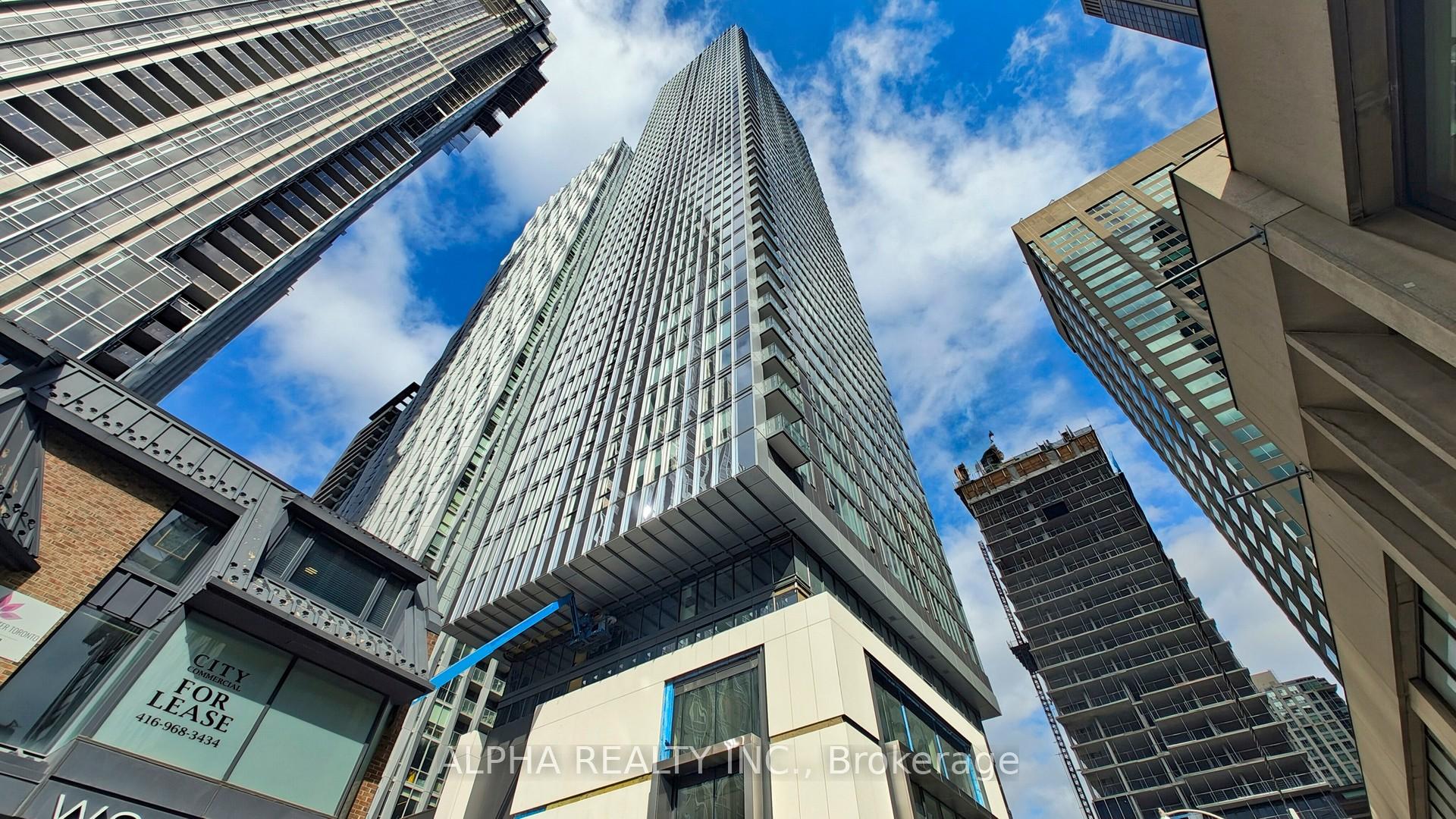 2 Bedrooms Condo at 8 Cumberland,  Toronto For sale
