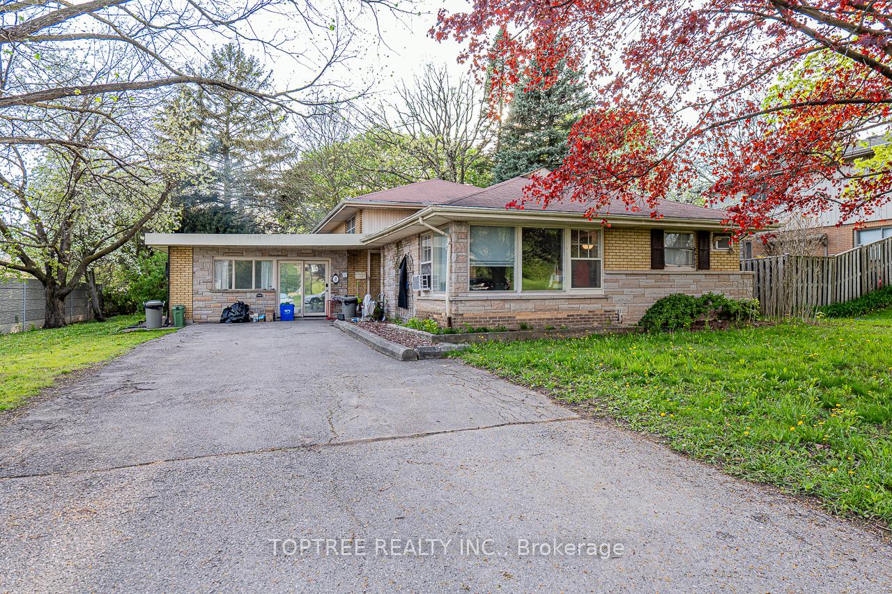 2 Ruskin Court, London North, ON N6G 1S8