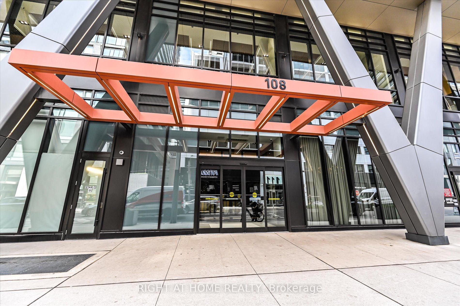 3 Bedrooms Condo at 108 Peter, Toronto For sale