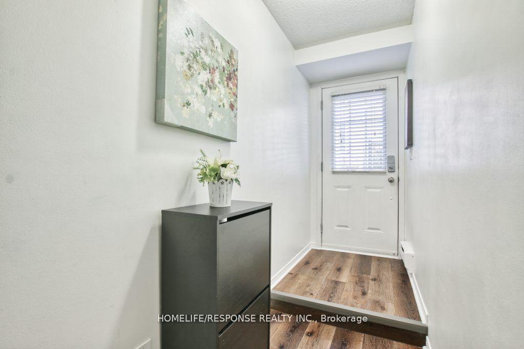 3 Bedrooms Condo at 35 Elsie, Toronto For sale