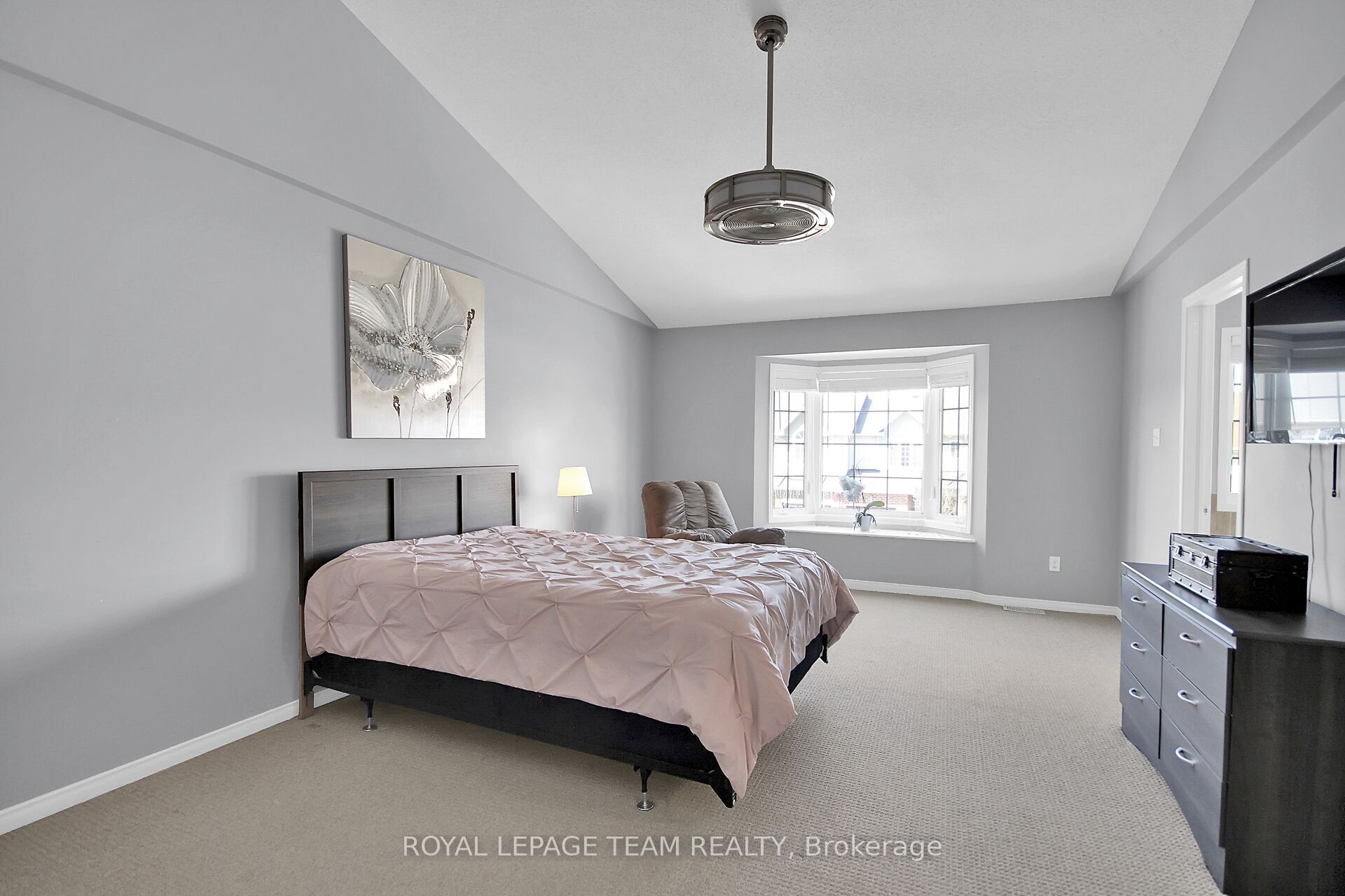 214 Cityview Crescent