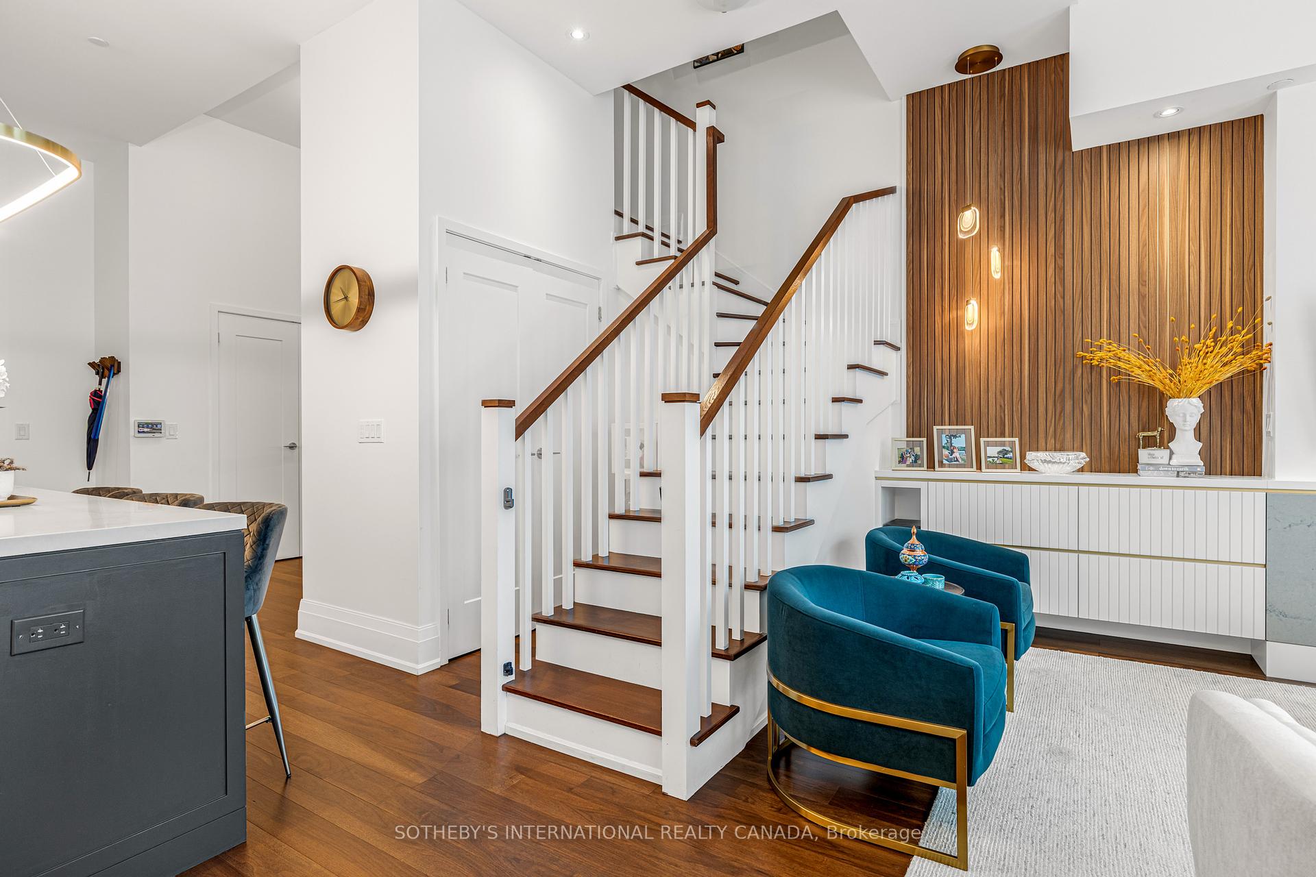 4 Bedrooms Condo at 25 Malcolm, Toronto For sale