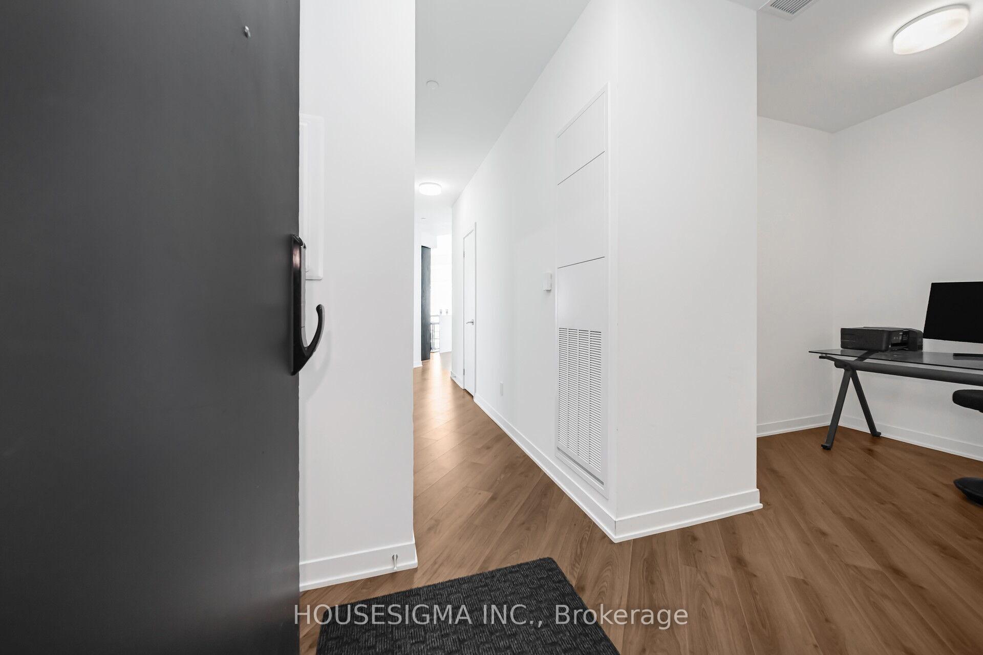 3 Bedrooms Condo at 405 Dundas, Oakville For sale