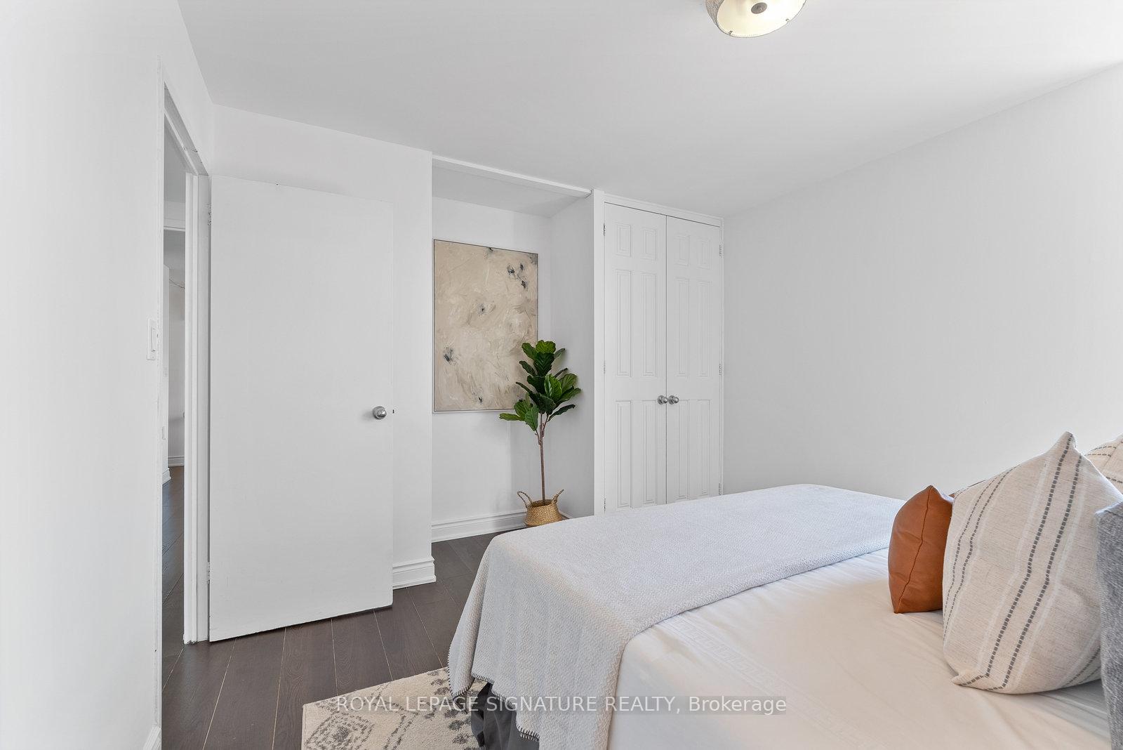 2 Bedrooms Condo at 40 Homewood, Toronto For sale