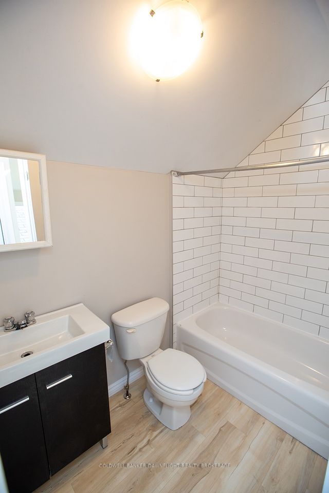 458 Adelaide Street, London East, ON N6B 3H9