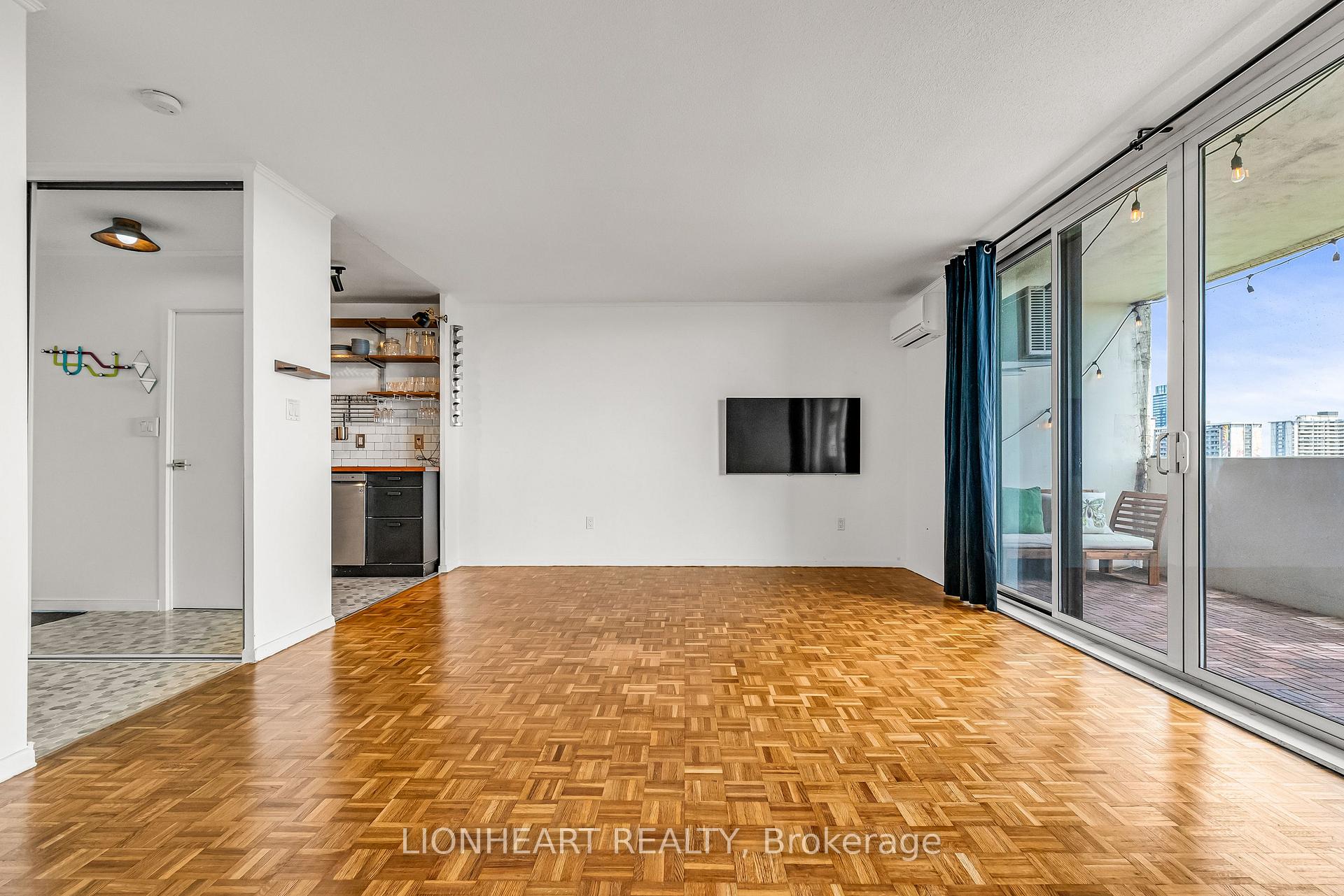 Condo at 40 Homewood, Toronto For sale