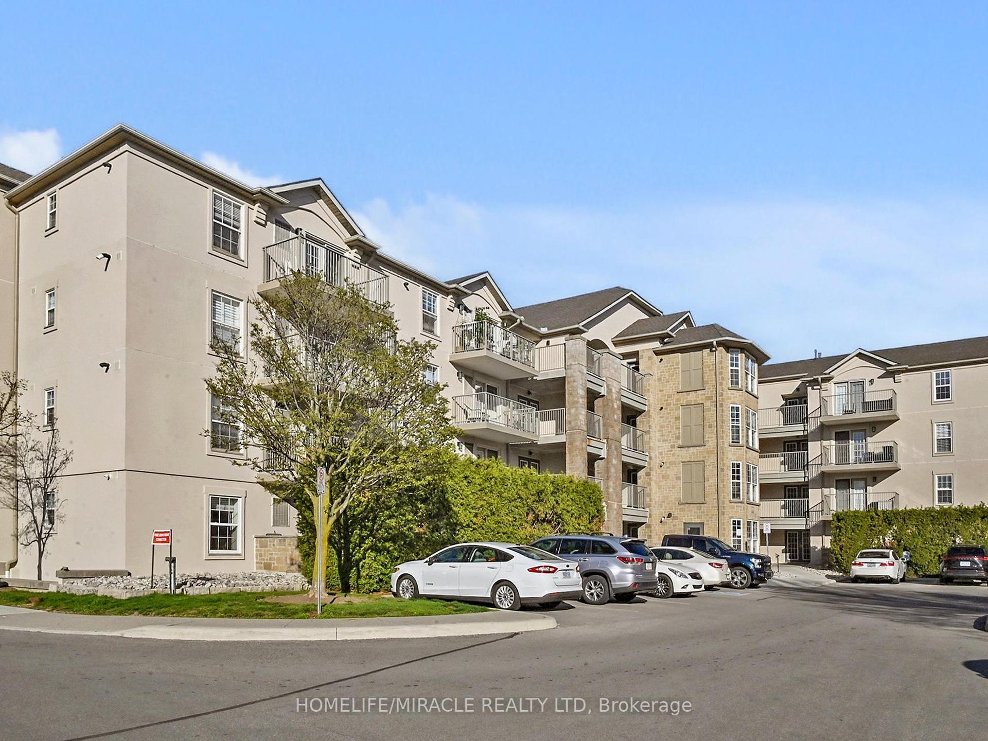 2 Bedrooms Condo at 1440 Bishops, Oakville For sale
