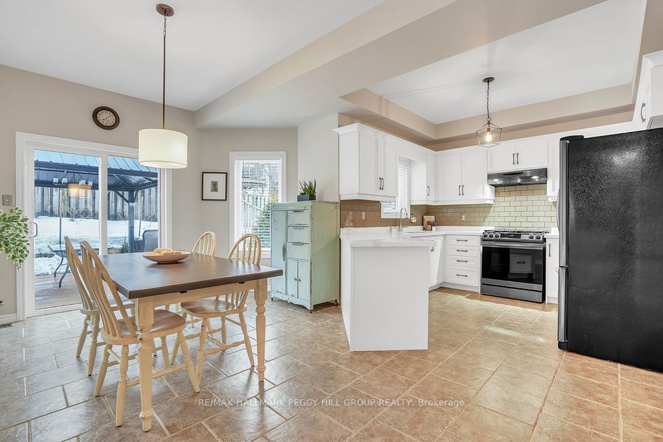 15 Black Ash Trail, Barrie, ON L4N 3K2