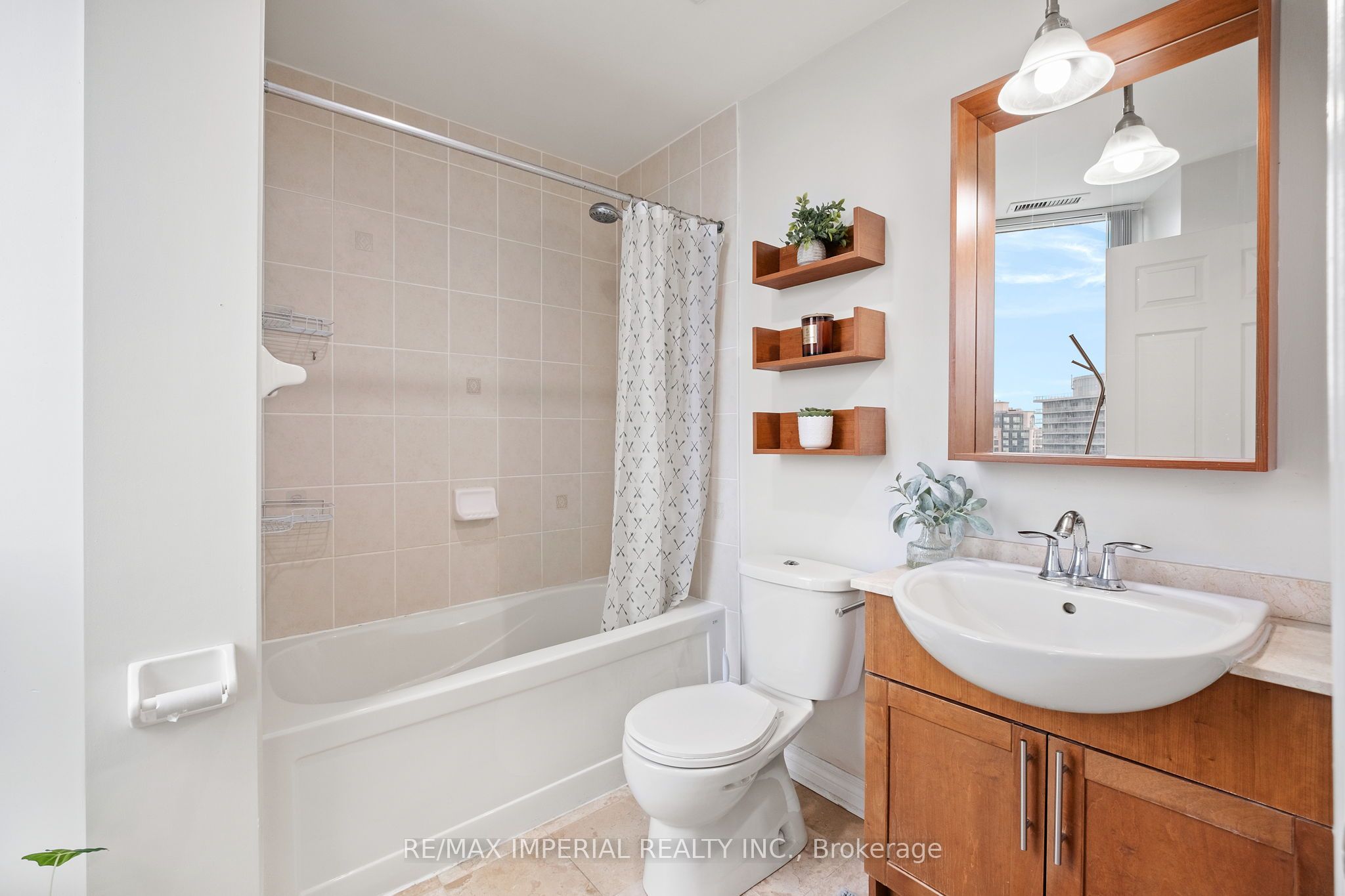 18 Holmes Avenue, #2210