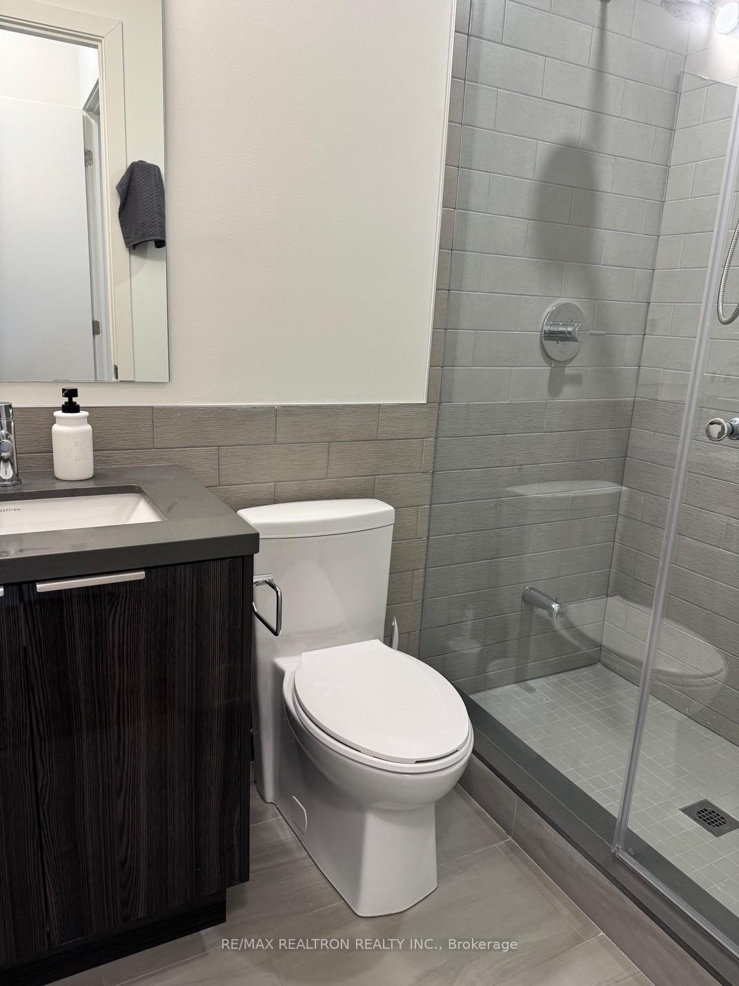 3 Bedrooms Condo at 25 Sonic, Toronto For sale