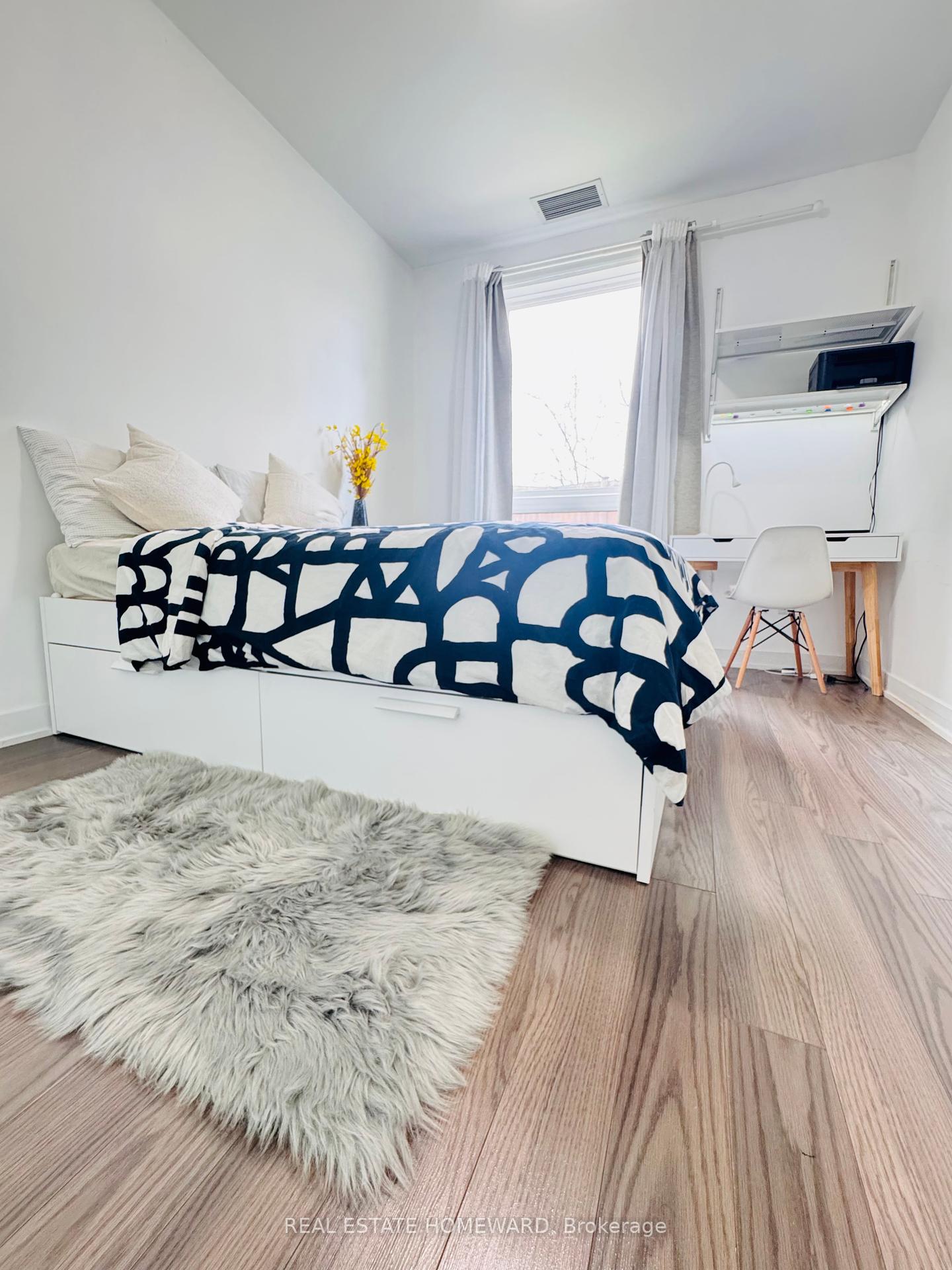 2 Bedrooms Condo at 3560 St Clair Ave, Toronto For sale
