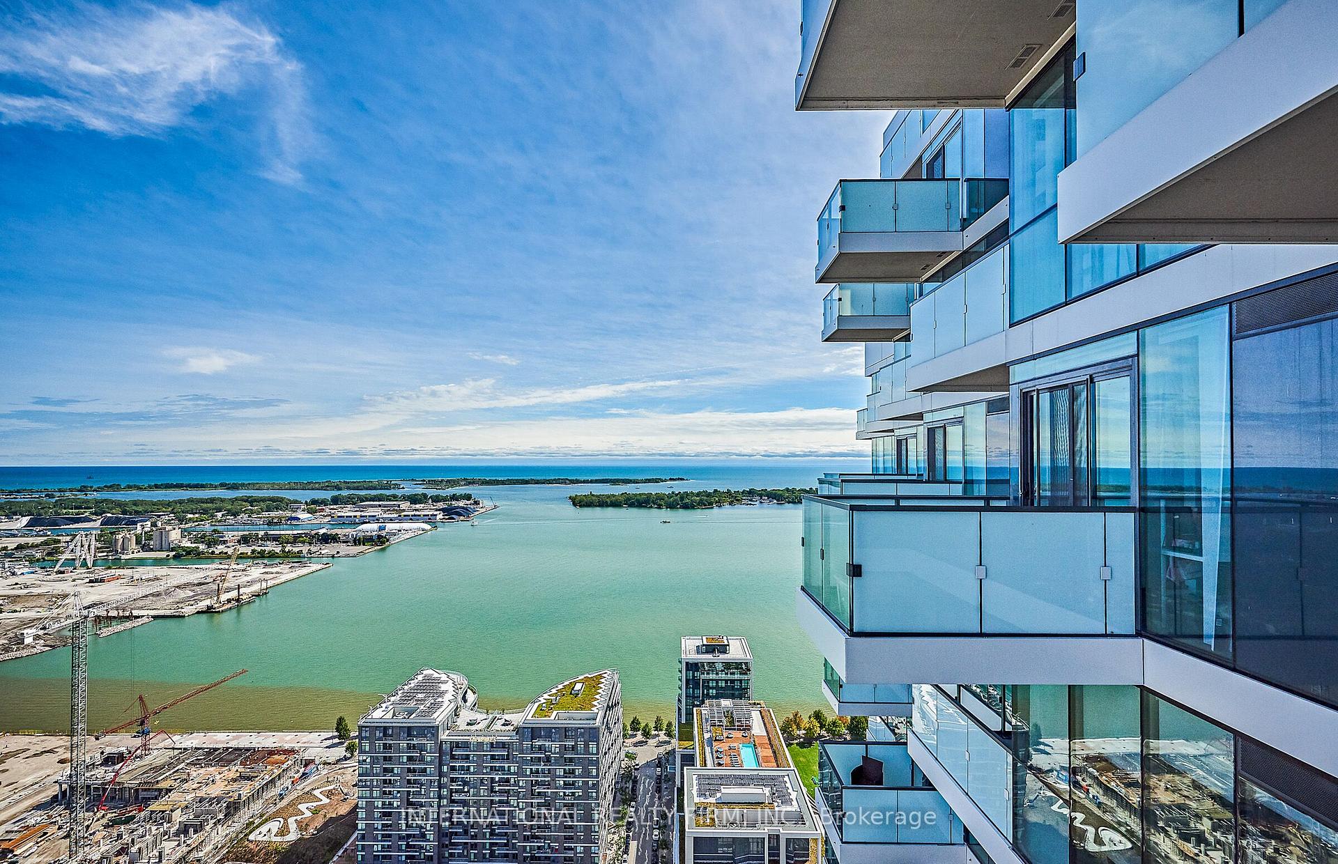 2 Bedrooms Condo at 16 Bonnycastle, Toronto For sale
