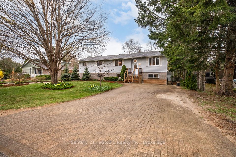550 McNabb Street, Saugeen Shores, ON N0H 2L0