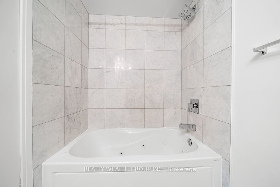 https://trreb-image.ampre.ca/ChqojeQu8R6_FTv5JLdwE5TypJqEUvg_5ZKgYOPFrxs/rs:fit:960:960/wm:.5:so:0:50:.4/wmsh:10/wmt:PHNwYW4gZm9yZWdyb3VuZD0nd2hpdGUnIGZvbnQ9JzY4Jz5SRUFMVFkgV0VBTFRIIEdST1VQIElOQy4sIEJyb2tlcmFnZTwvc3Bhbj4/L3RycmViL2xpc3RpbmdzLzMyLzg1LzQyLzg4L3AvM2EwNDI5YjQtNWFhMC00Mzc1LWE4YmUtYzBhYTBiYmVkNzhiLmpwZw.jpg