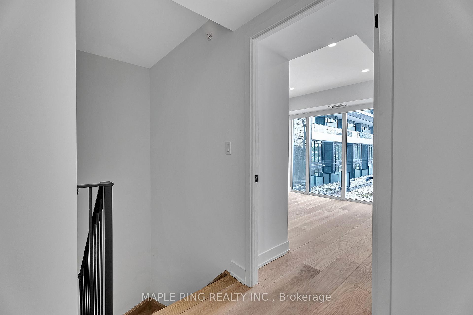 2 Bedrooms Condo at 2485 Taunton,  Oakville For sale