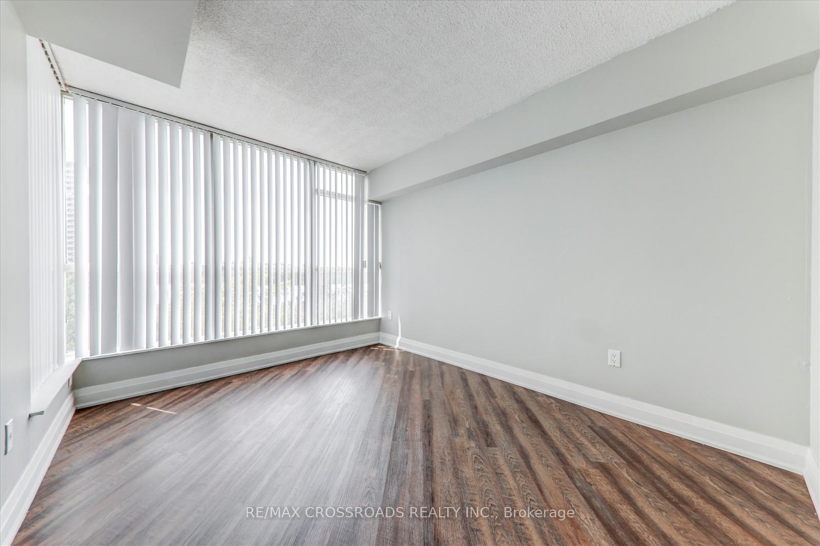 2 Bedrooms Condo at 1 Rowntree, Toronto For sale