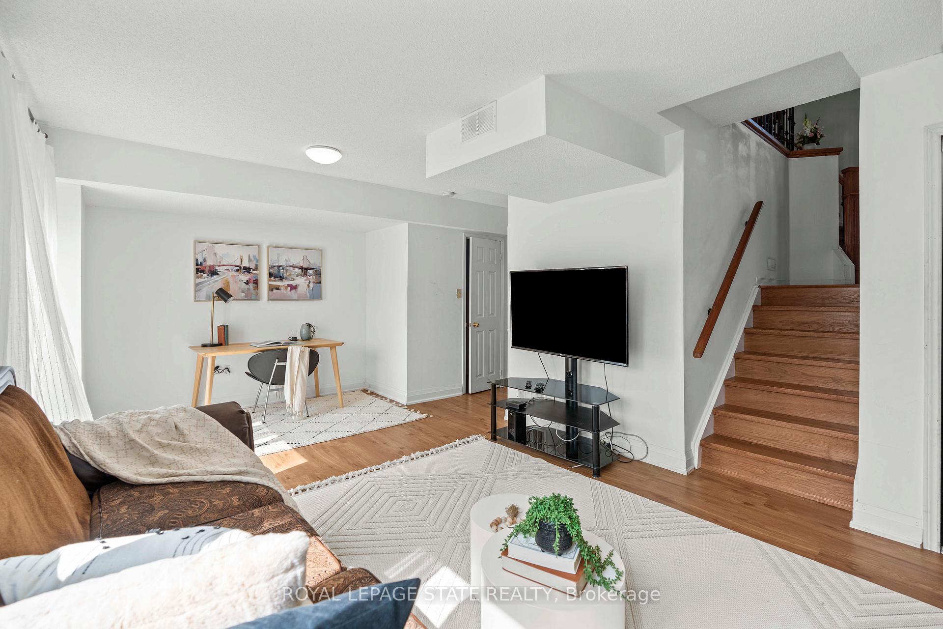 3 Bedrooms Condo at 5090 Fairview, Burlington For sale