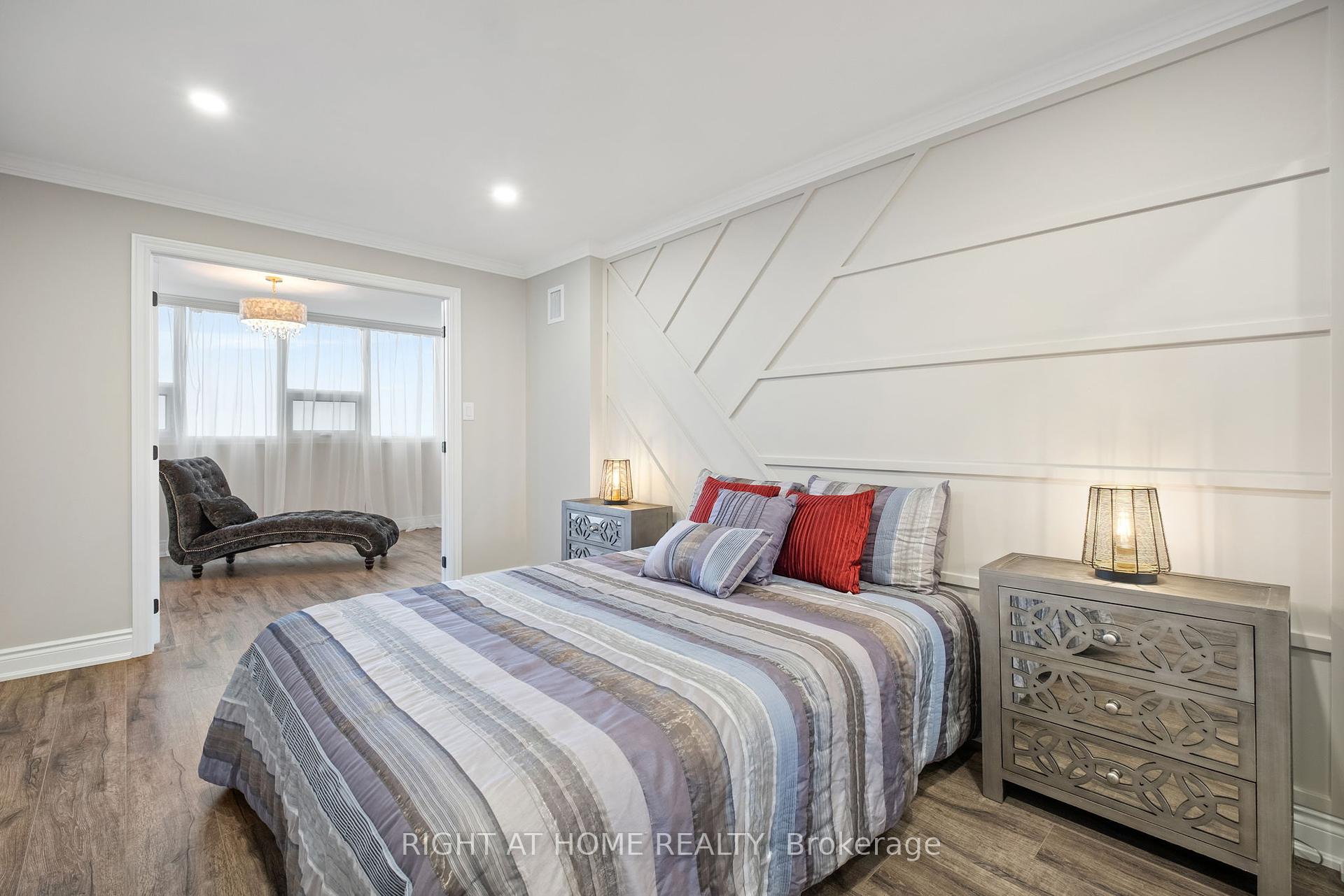 4 Bedrooms Condo at 3303 Don Mills,  Toronto For sale