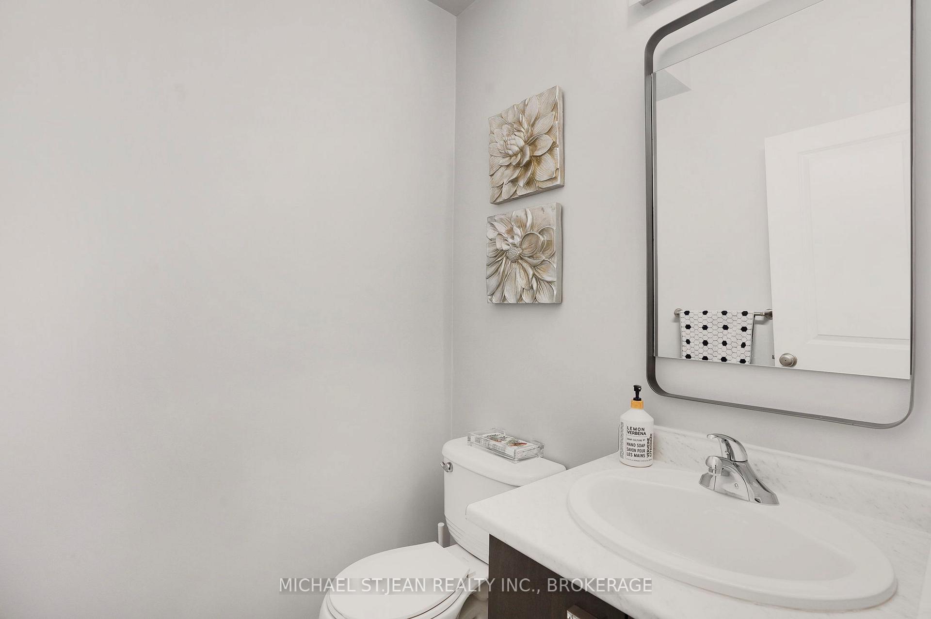 3 Bedrooms Condo at 5056 New,  Burlington For sale