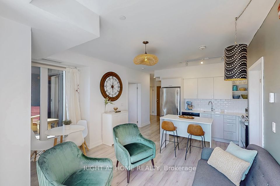 #202 - 385 Osler Street, Toronto, ON M6N 2Z4