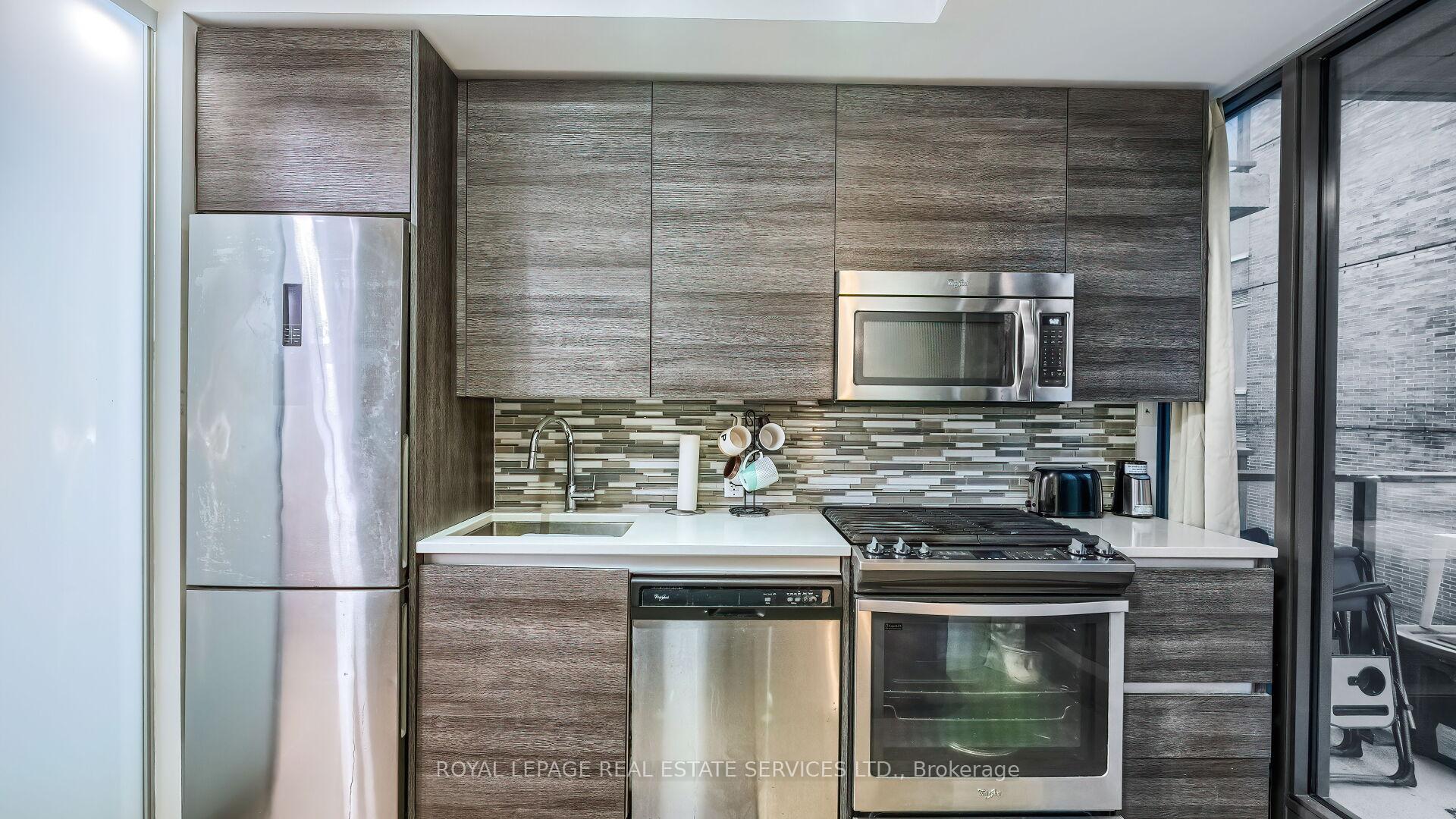1 Bedroom Condo at 111 Bathurst, Toronto For sale