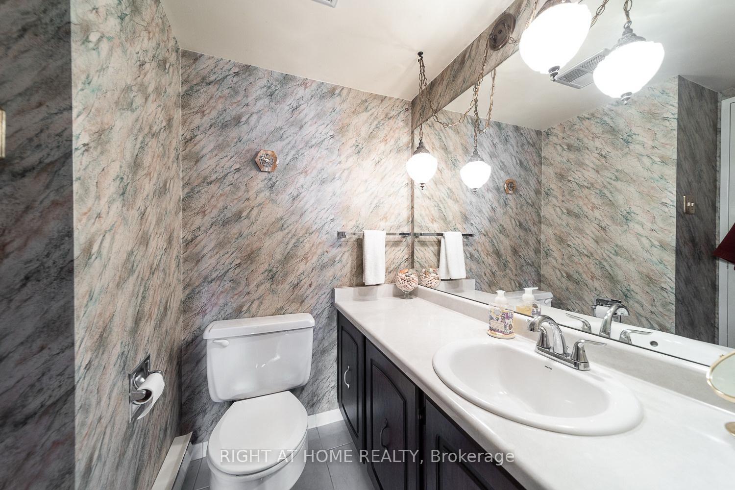 2 Bedrooms Condo at 296 Mill, Toronto For sale