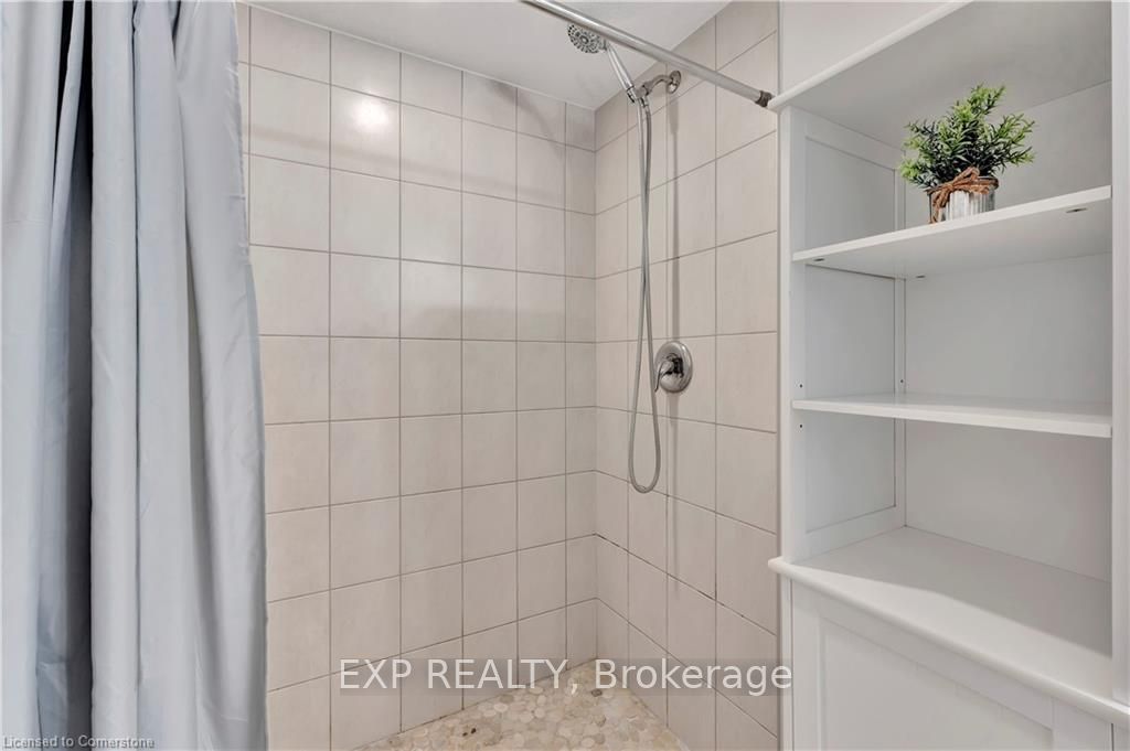 166 Rochefort Street, #E