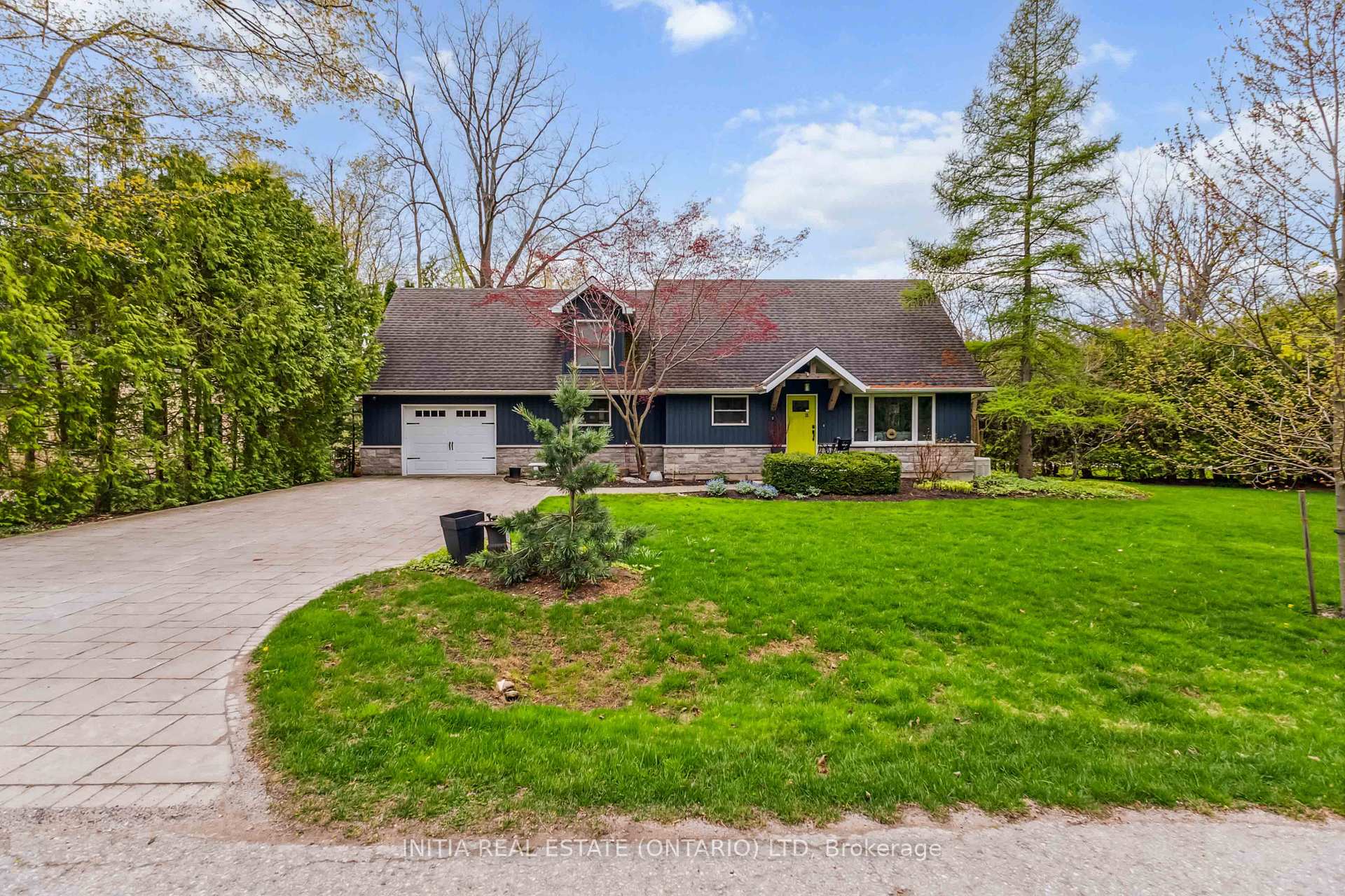 21 Chiniquy Street, Bluewater, ON N0M 1G0