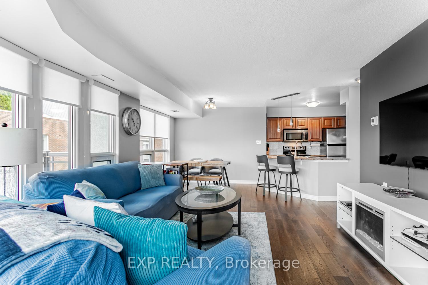 2 Bedrooms Condo at 872 Sheppard, Toronto For sale