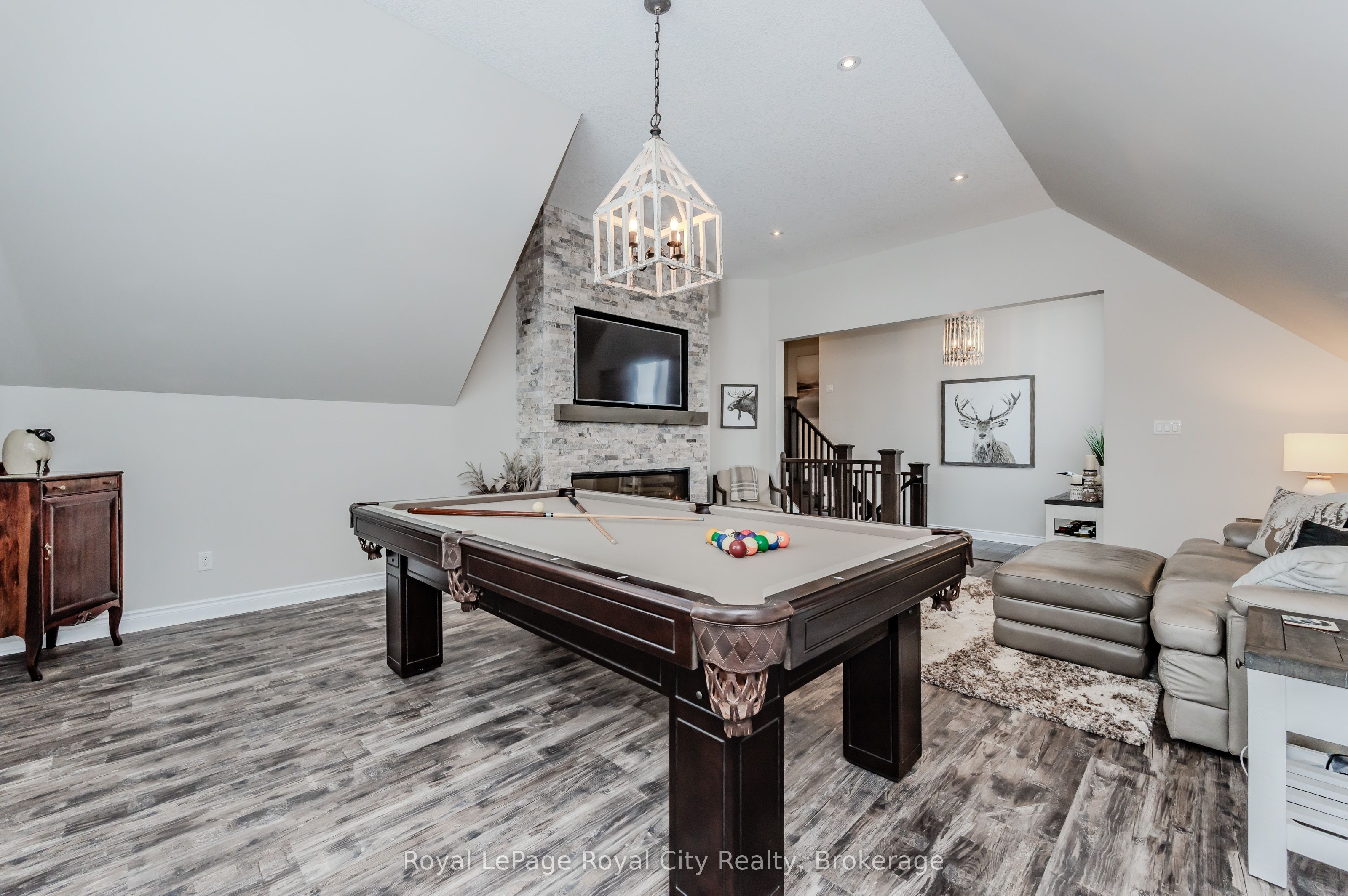 213 Tremaine Crescent