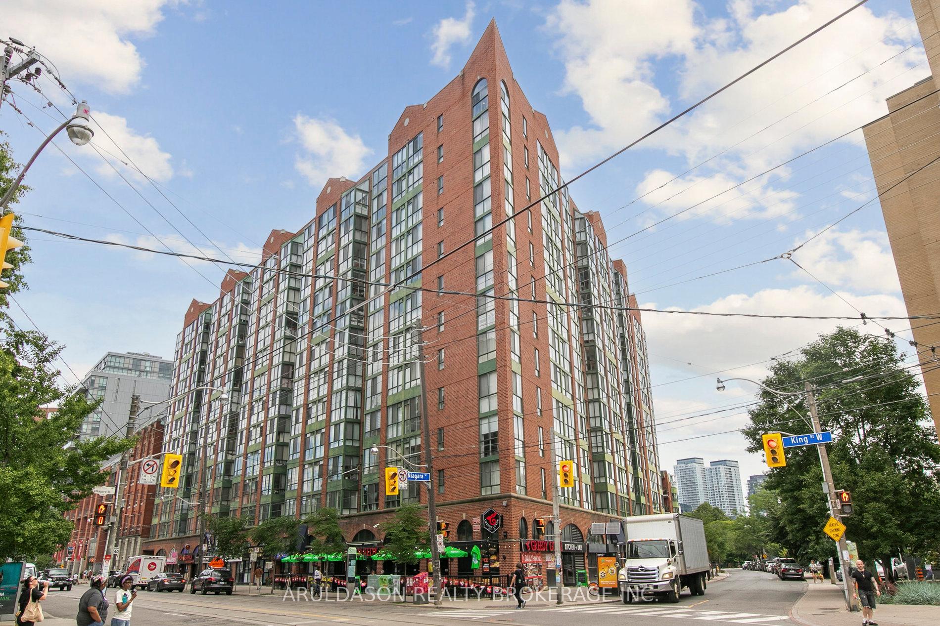 2 Bedrooms Condo at 801 King, Toronto For sale