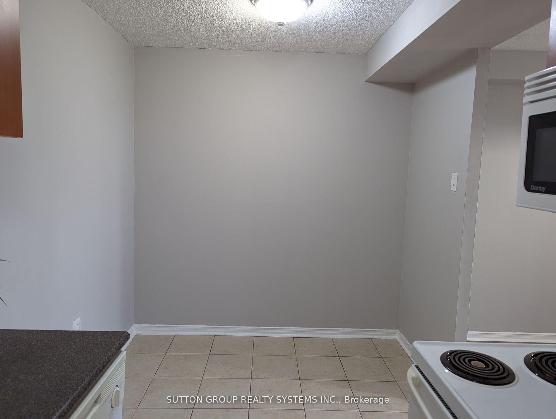 2 Bedrooms Condo at 2900 Battleford, Mississauga For sale