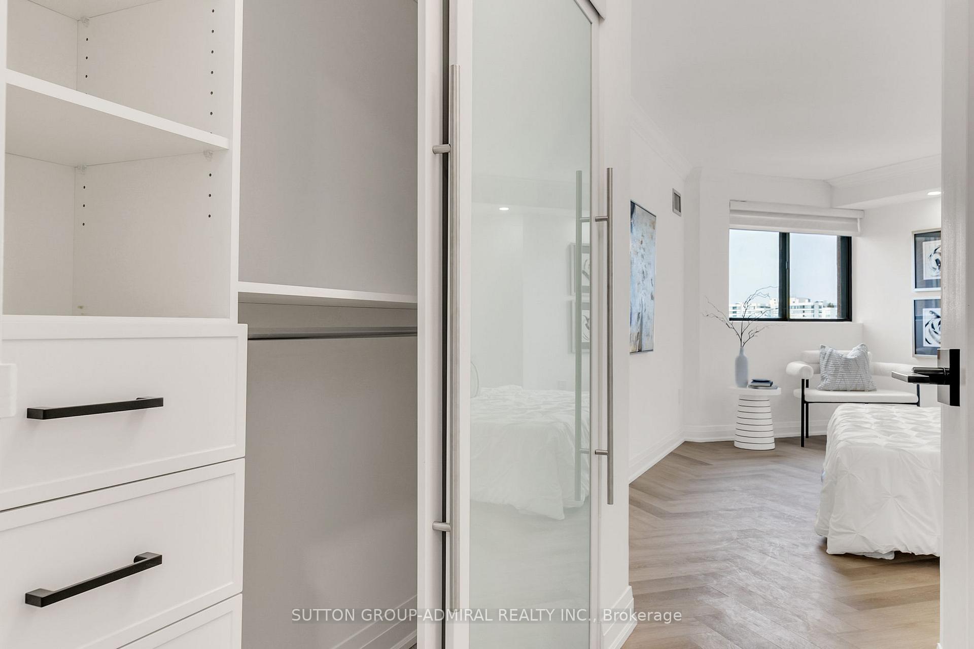 2 Bedrooms Condo at 7601 Bathurst, Vaughan For sale