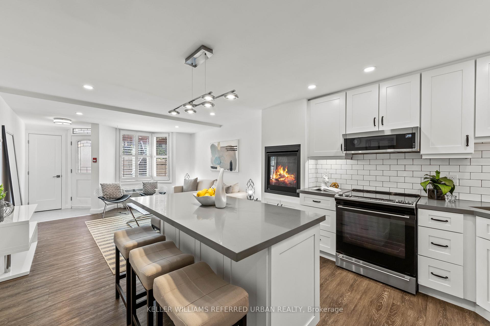 1 Bedroom Condo at 39 Tecumseth, Toronto For sale
