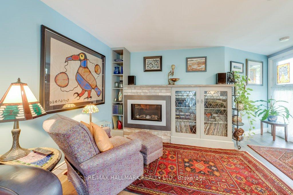 2 Bedrooms Condo at 2366 Queen, Toronto For sale