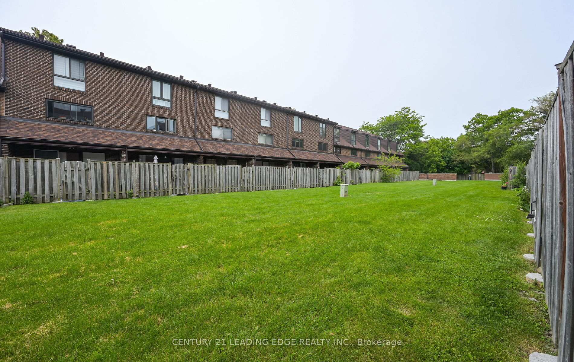 5 Bedrooms Condo at 28 Livingston, Toronto For sale