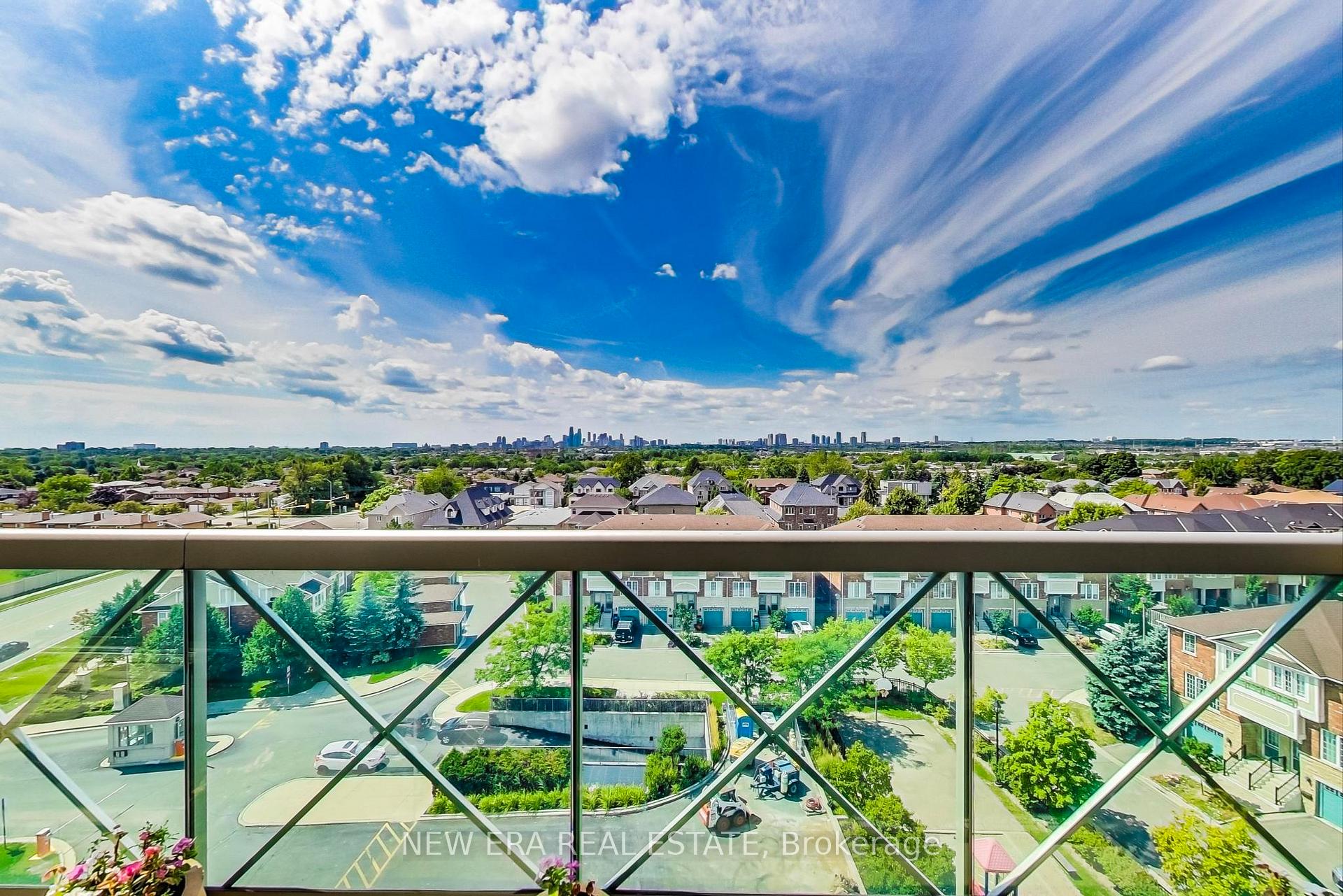 3 Bedrooms Condo at 1359 Rathburn, Mississauga For sale
