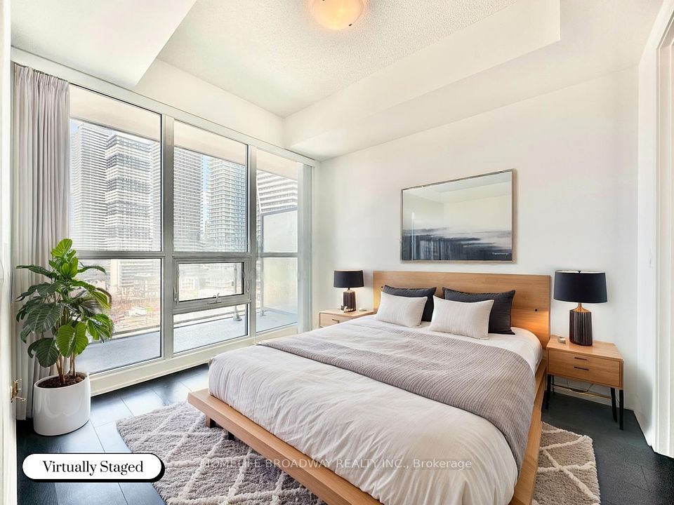 2200 Lake Shore