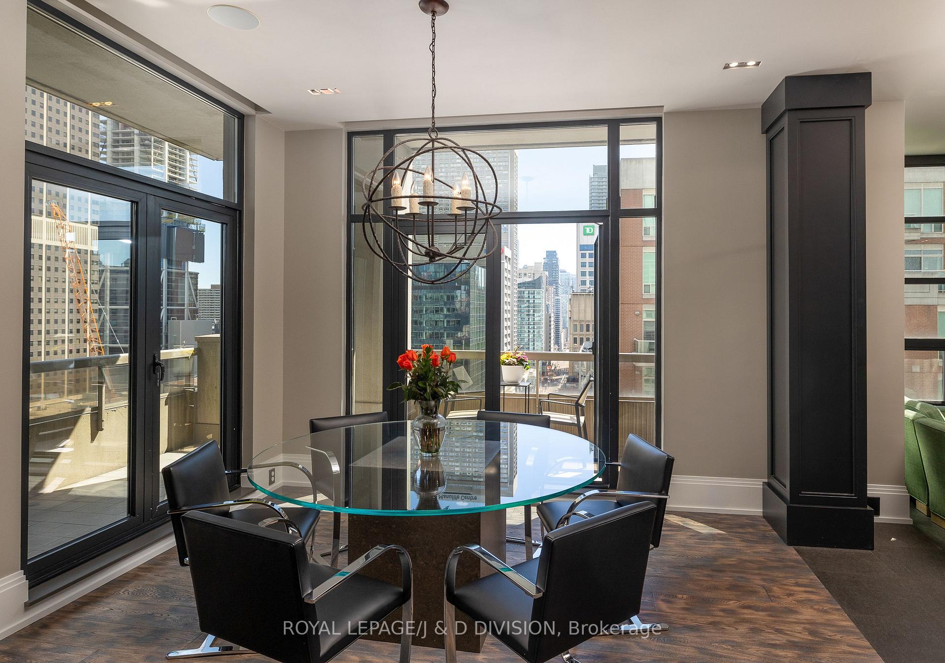 3 Bedrooms Condo at 68 Yorkville,  Toronto For sale