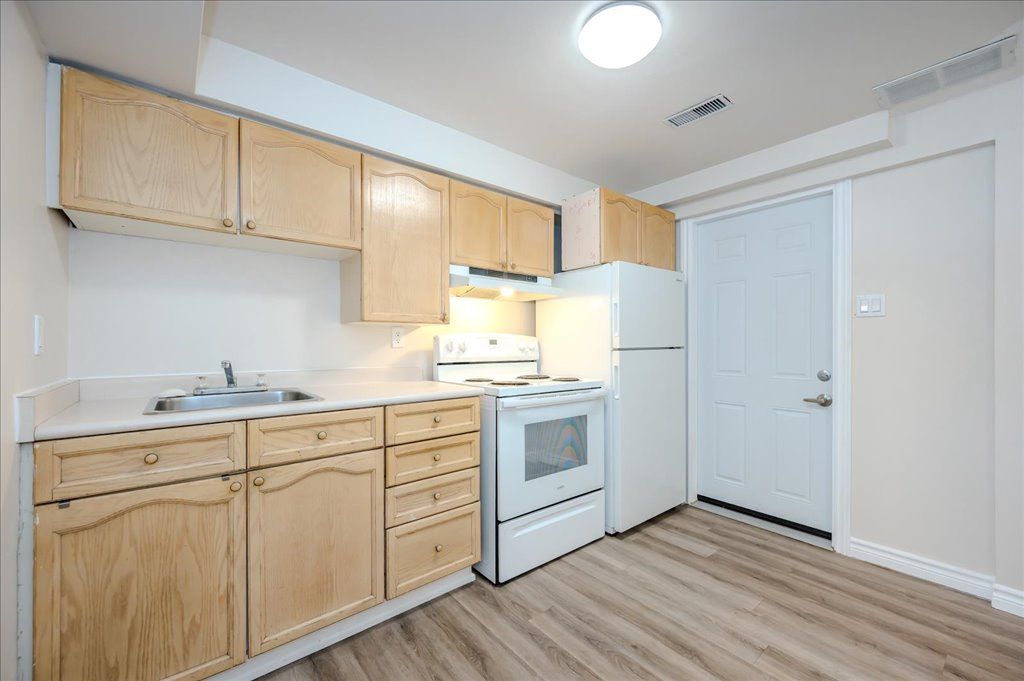130 Freshmeadow Way