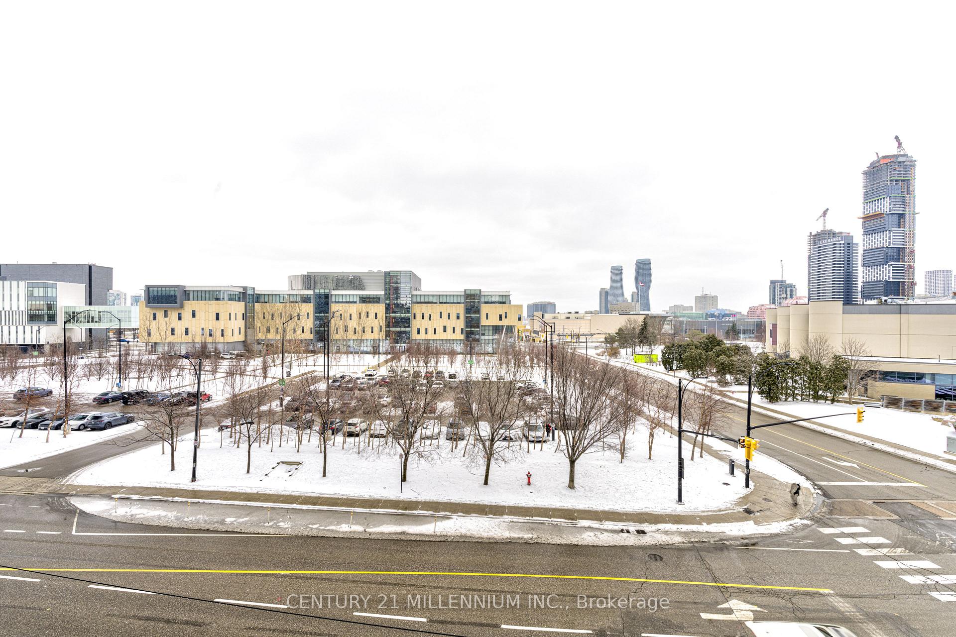 2 Bedrooms Condo at 365 Prince Of Wales, Mississauga For sale