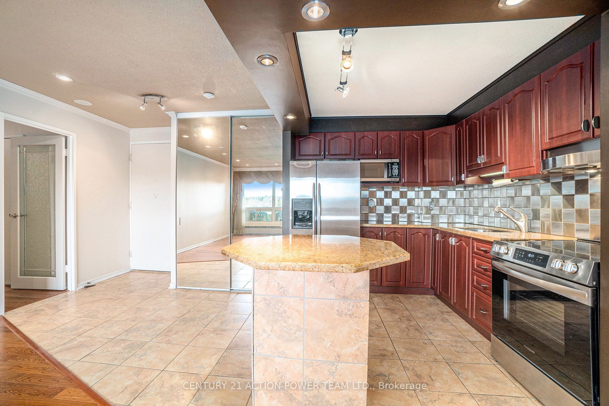 915 Elmsmere Road, #707