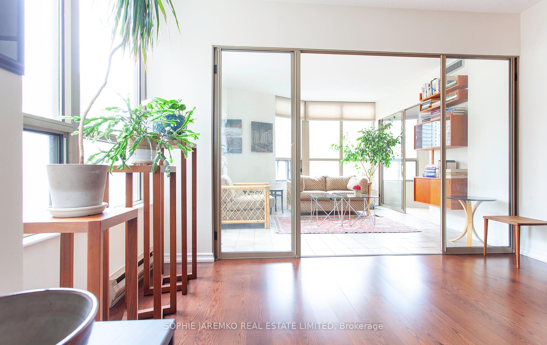 3 Bedrooms Condo at 160 Frederick,  Toronto For sale